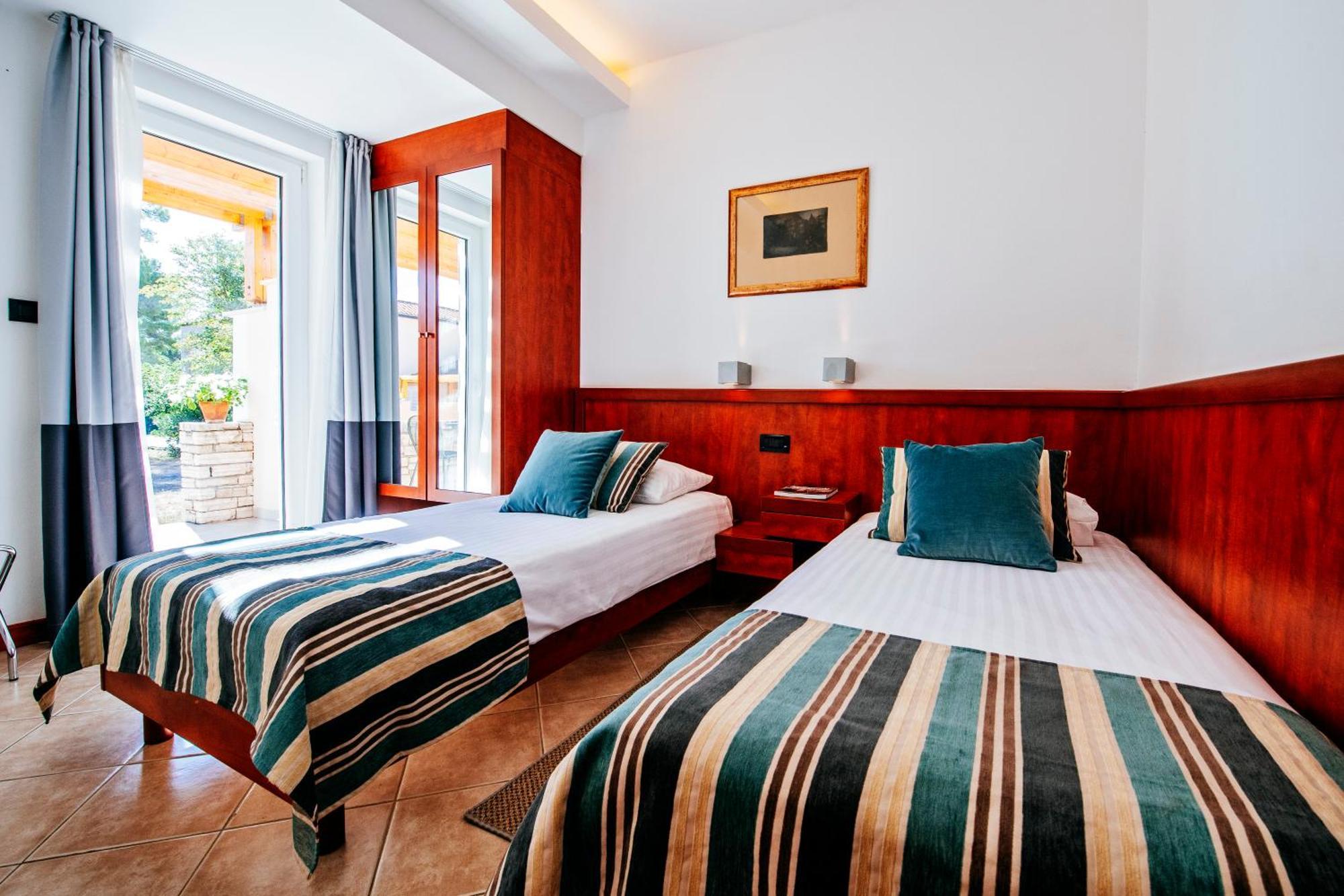 Zaton Holiday Resort Nin Habitación foto